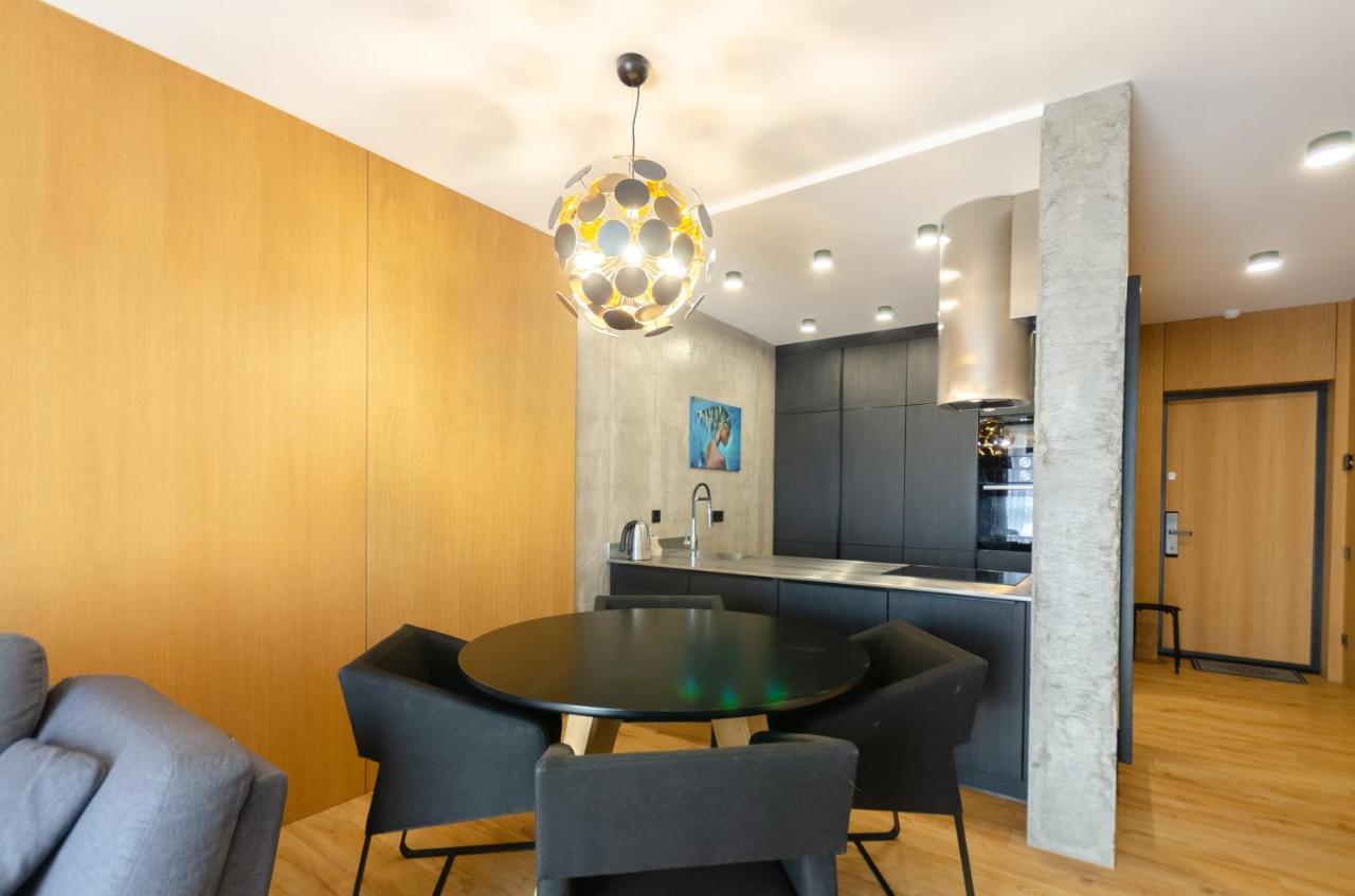Petrovdom 23-173 In Stylish Apartments At Rc Kyiv Exterior foto